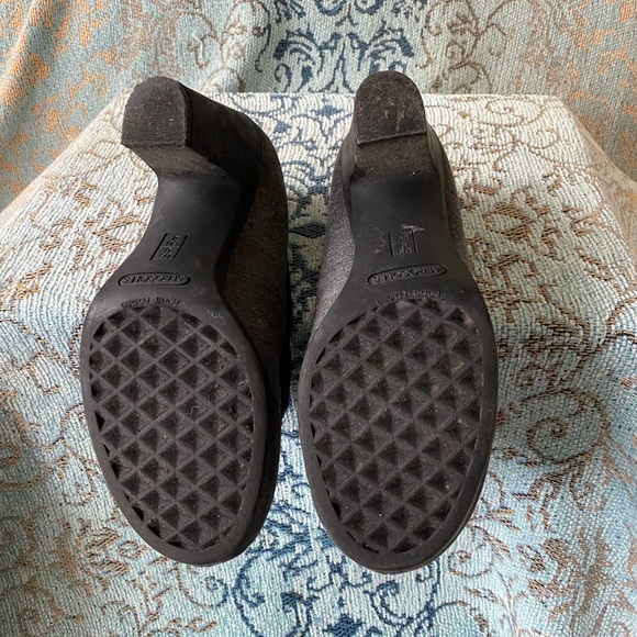 Shoes - Picture 7 of 14